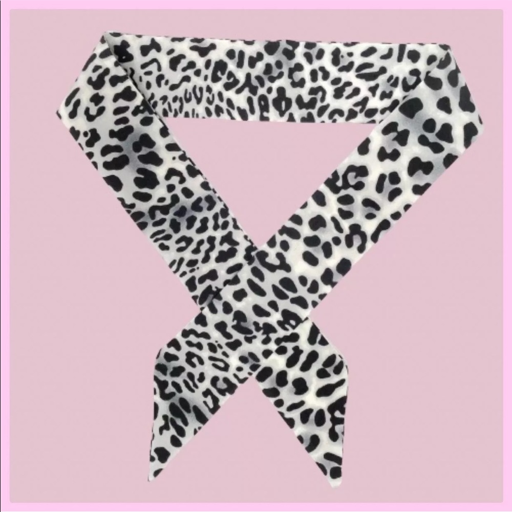 Skinny Short Gray Leopard Print Polyester Scarf